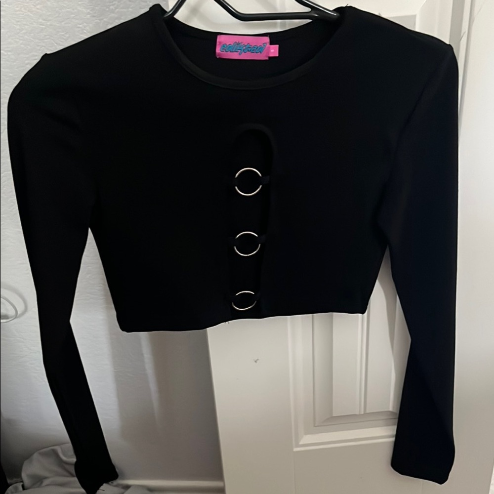 Edikted open- ring long sleeve crop top